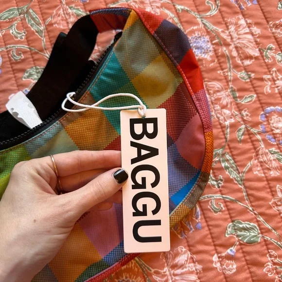 NWT Small Baggu Madras Crescent Bag! - Picture 5 of 6
